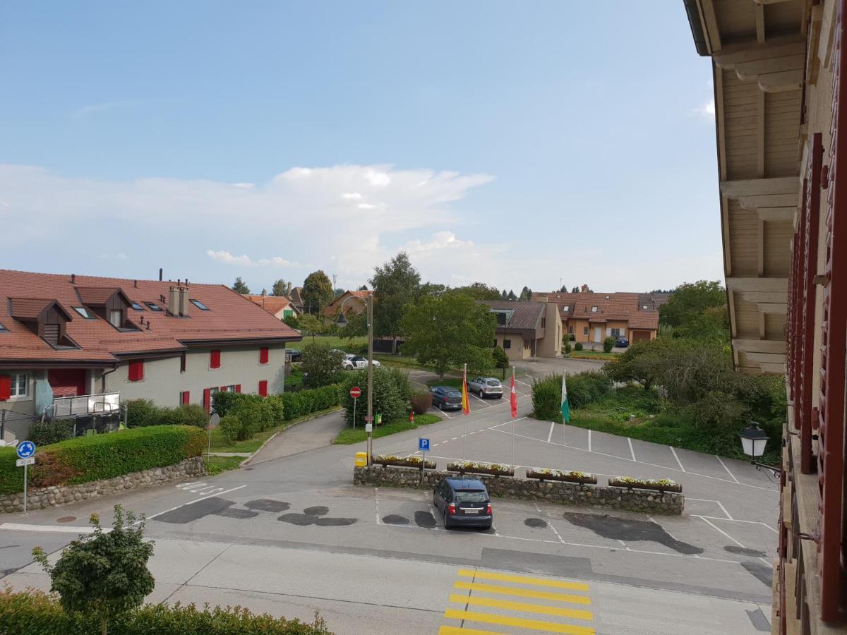 Auberge De Ballens Eksteriør bilde