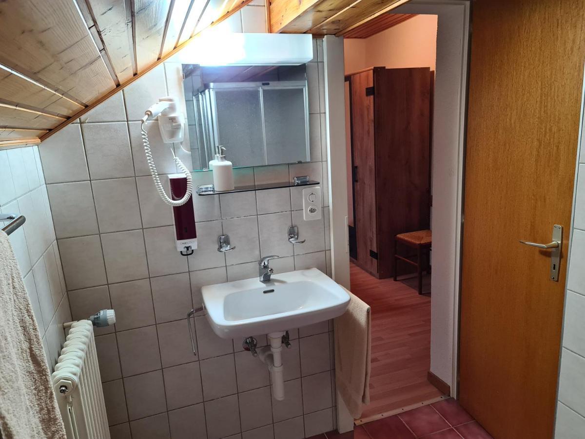 Auberge De Ballens Eksteriør bilde