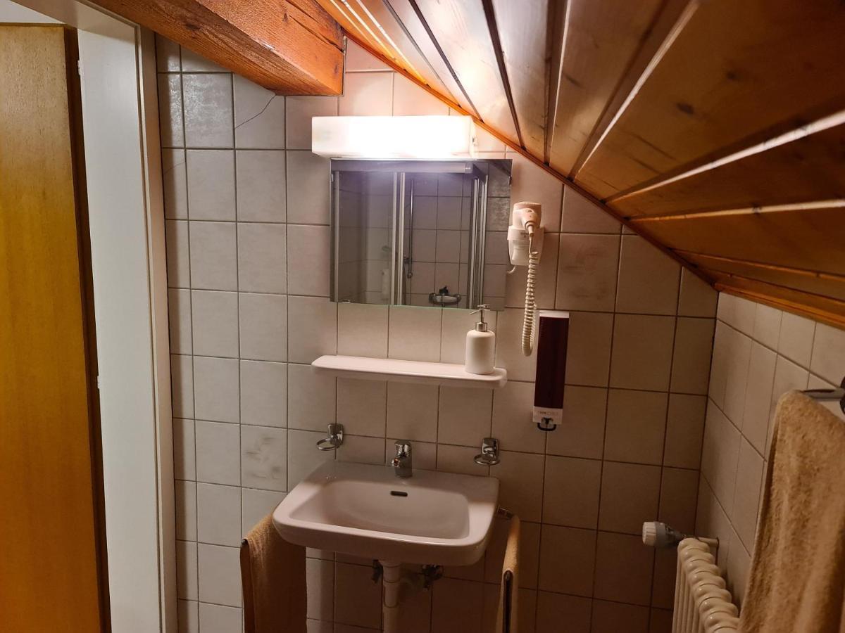Auberge De Ballens Eksteriør bilde