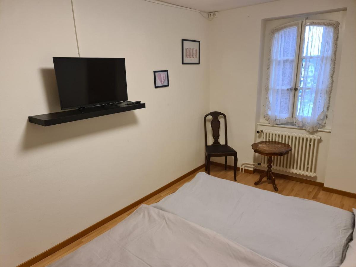 Auberge De Ballens Eksteriør bilde