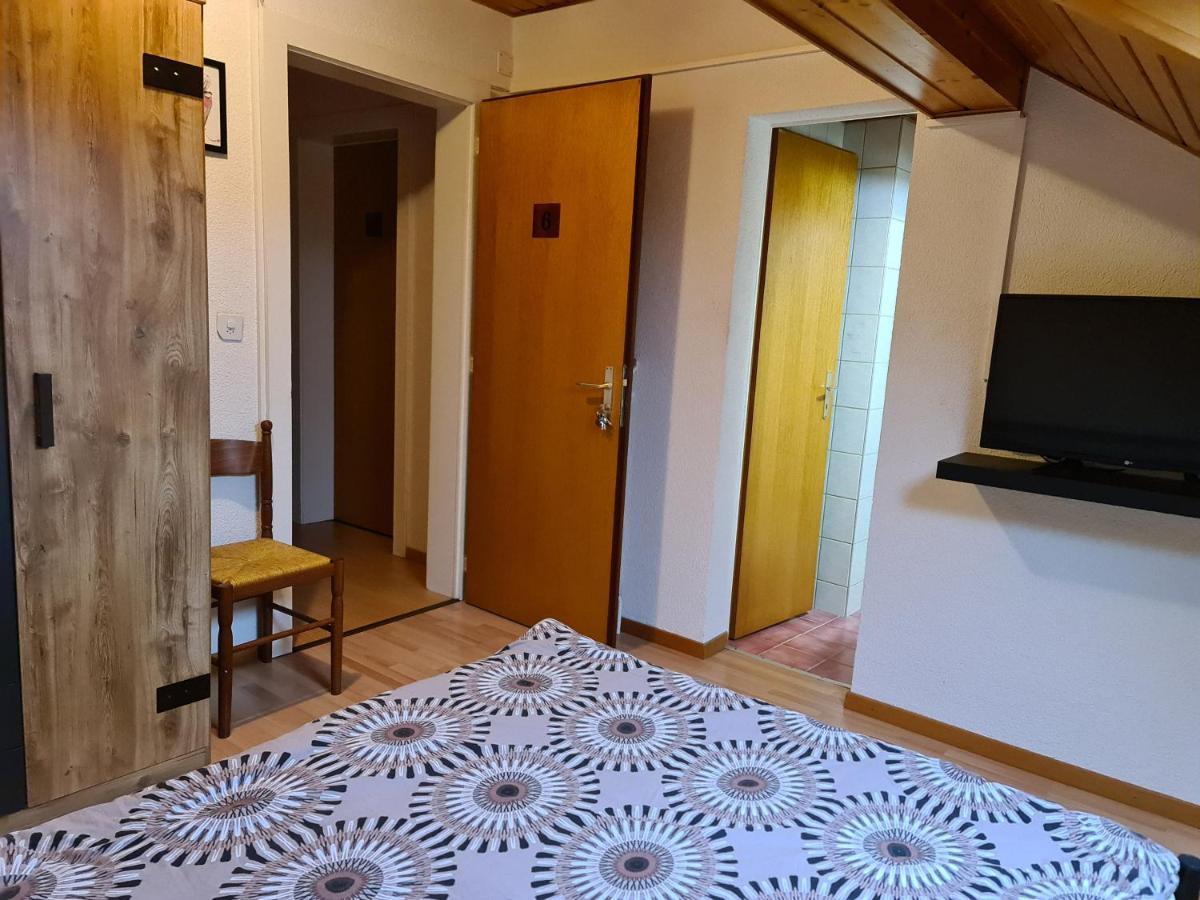 Auberge De Ballens Eksteriør bilde