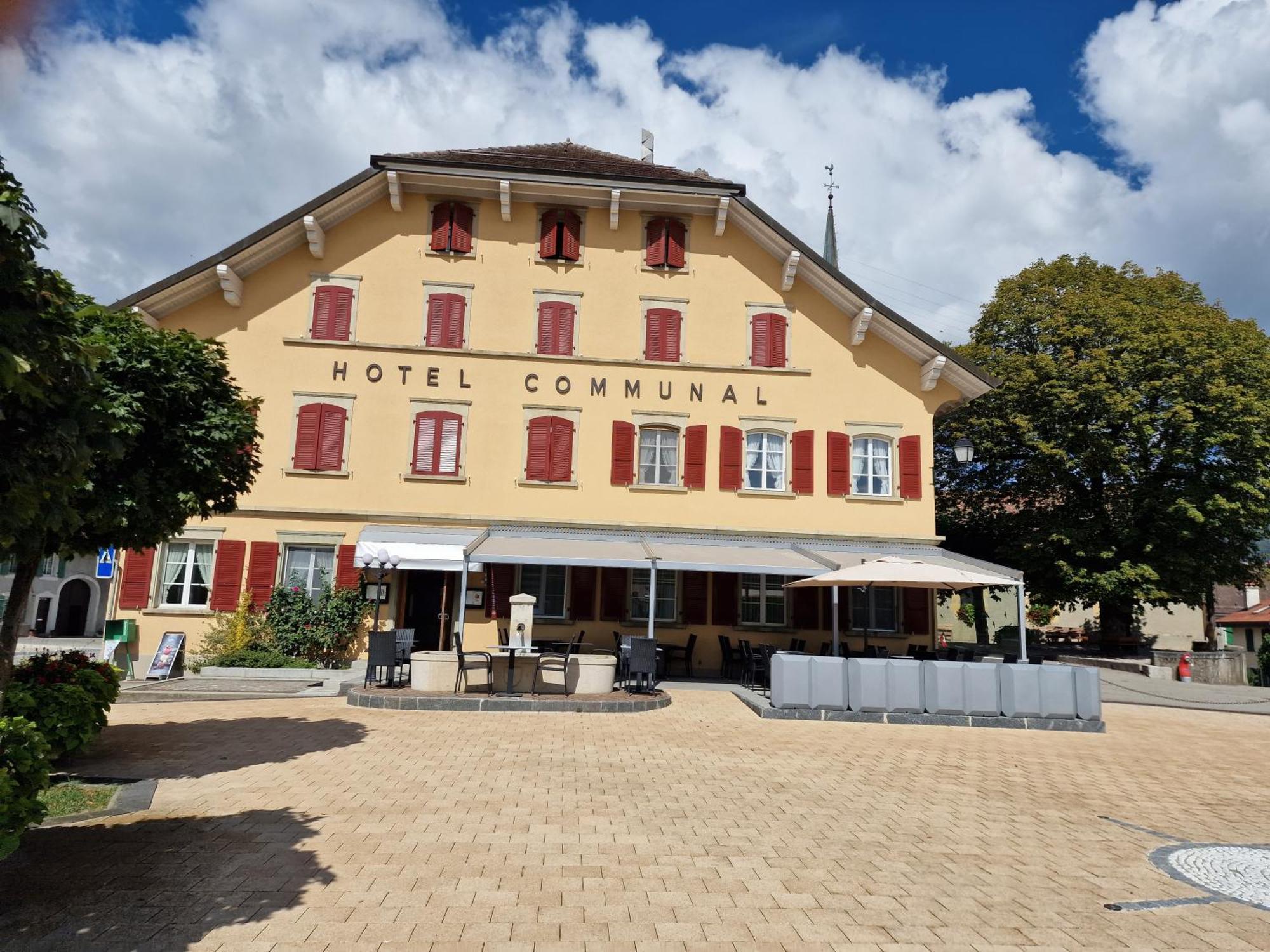 Auberge De Ballens Eksteriør bilde
